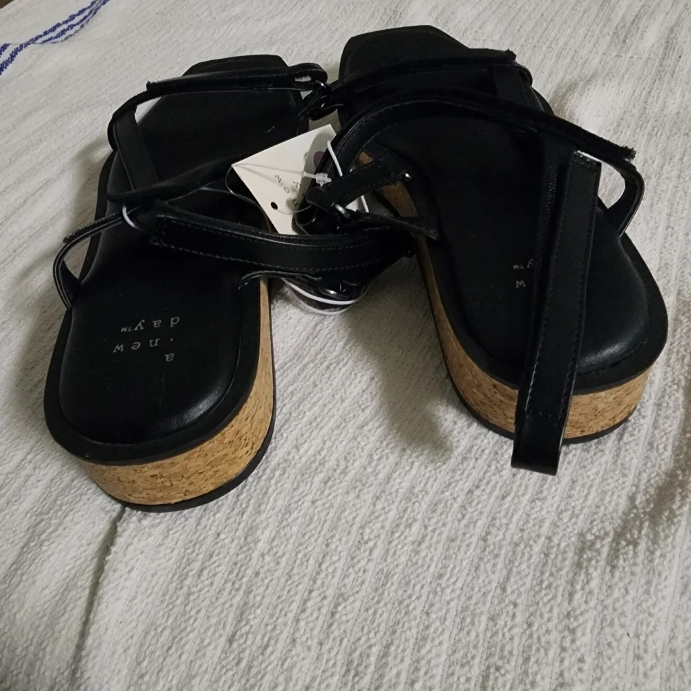 A New Day Sandals - Picture 5 of 8